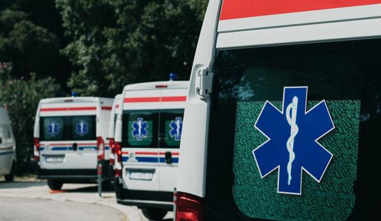 大方救护车转运病人过路高速收费吗？